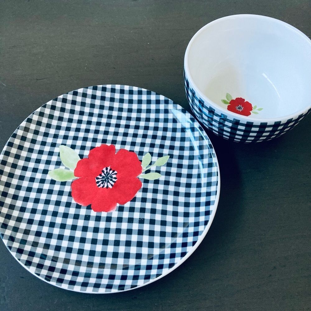 Dolly Parton Farmhouse Buffalo Plaid Floral Plate Bowl Set